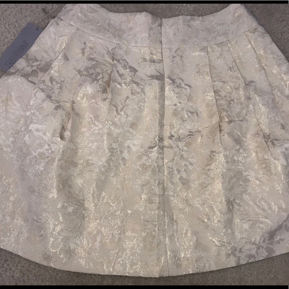 Jennifer Lopez gold sparkle skirt. Size 4. New with tags. - Picture 2 of 5